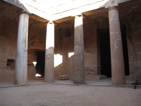 4i_Pafos_Tombs_of_the_kings_22