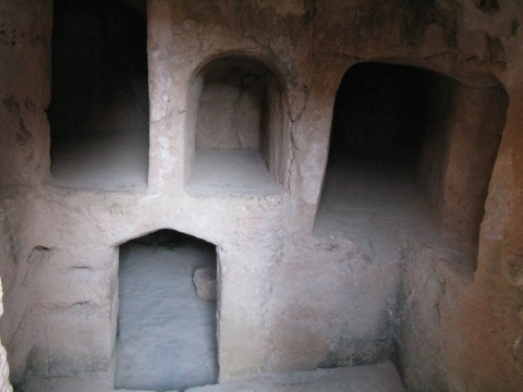 4i_Pafos_Tombs_of_the_kings_31
