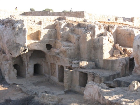 4i_Pafos_Tombs_of_the_kings_34