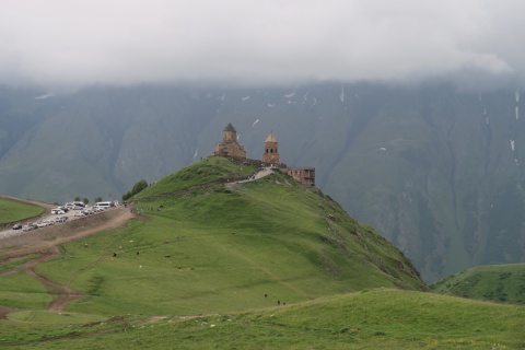 6_4_Gergeti_Trinity_Church_10