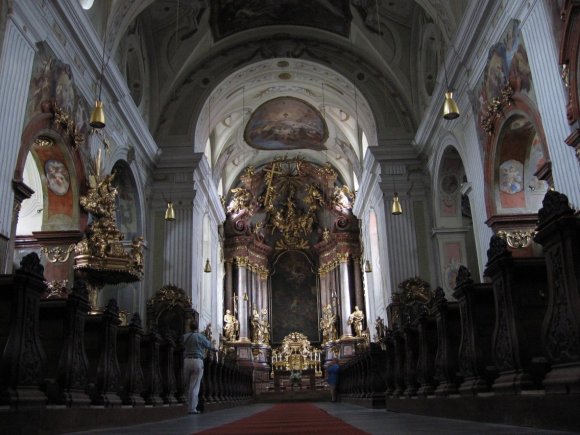 s_2Krems5Church26