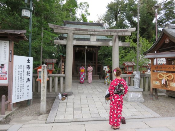 17_Yasaka_shrine_49_b