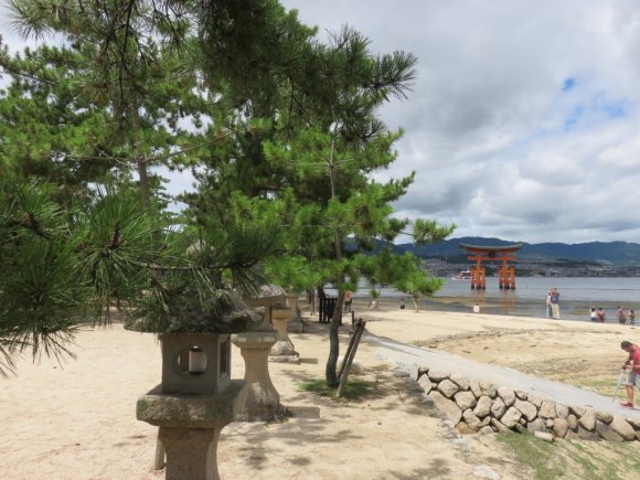 2_Itsukushima_shrine_56_b