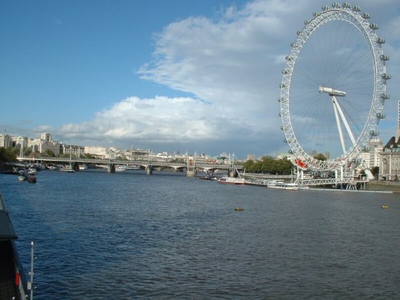 33Thames_LondonEye90