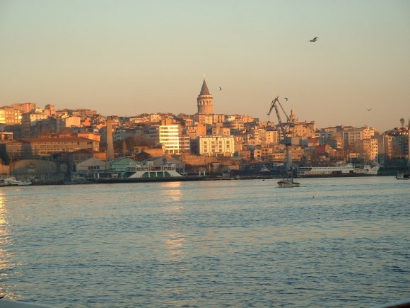 063GoldenHorn_GalataTower