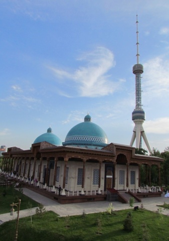 1_Tashkent_TV_Tower_park_10